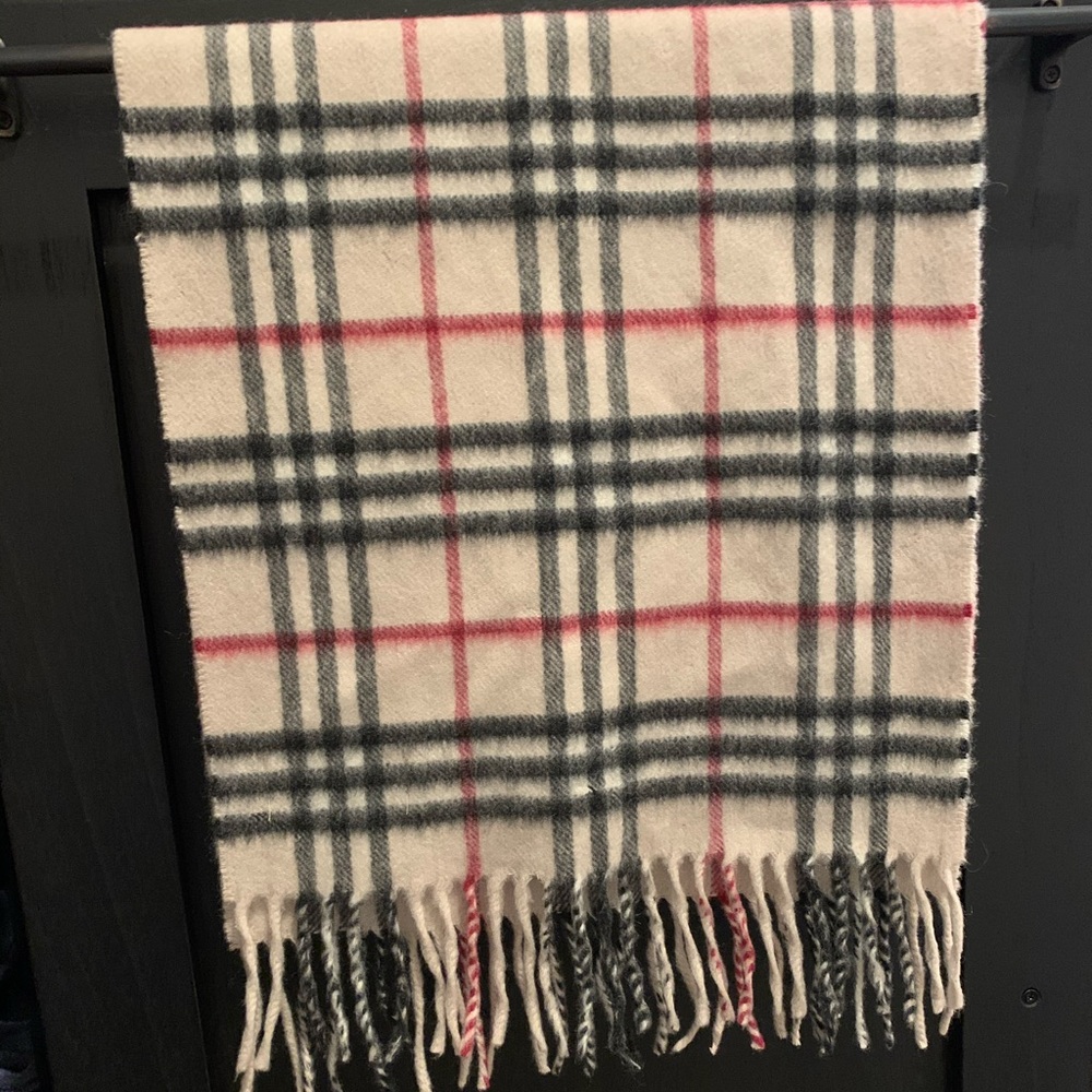 Burberry 100% cashmere classic vintage check scarf
